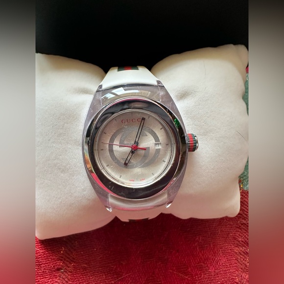 NWT Gucci watch - Picture 8 of 14